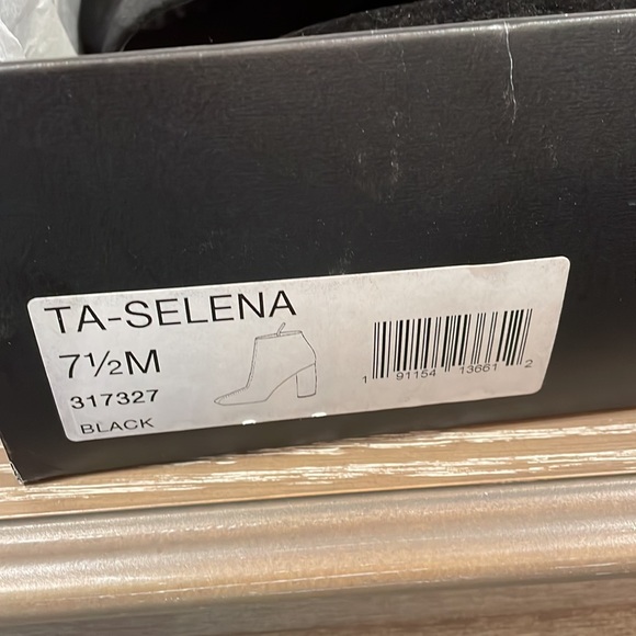 Tahari Velvet Booties - 7.5 - Picture 7 of 7